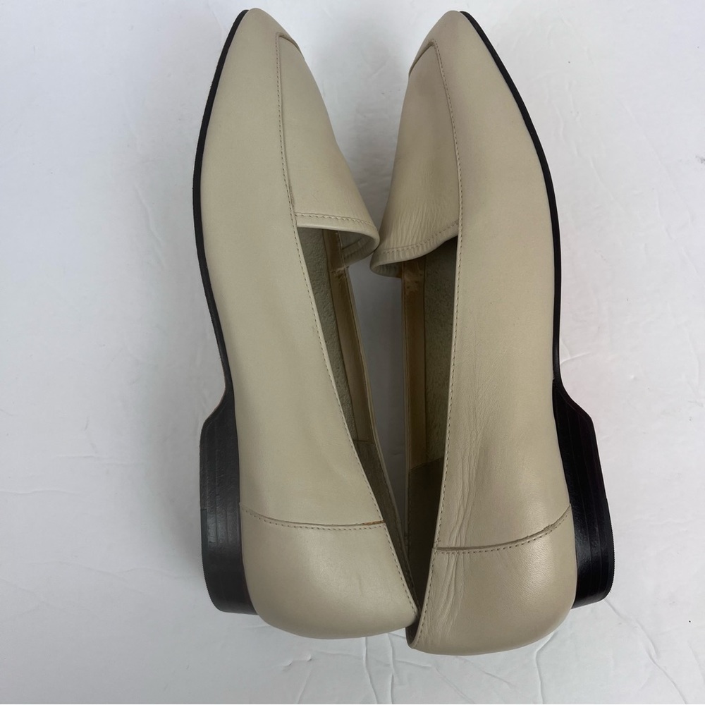Talbots cream flat loafer shoe in woman’s 8.5 - Picture 7 of 11